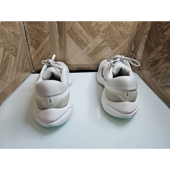 Brand New Nike Women's Air Zoom Vomero 16 Running Shoes 10. 204 - Picture 4 of 10